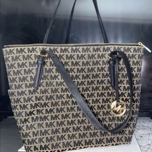 Michael kors tote